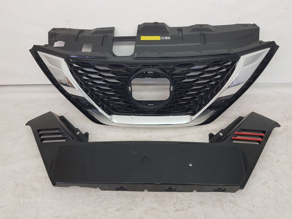 Grila radiator bara fata Nissan Qashqai dupa 2016
