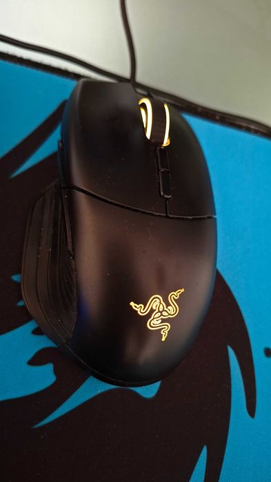 Gaming-Setup + 3 Monitore + Logitech Z906 5.1