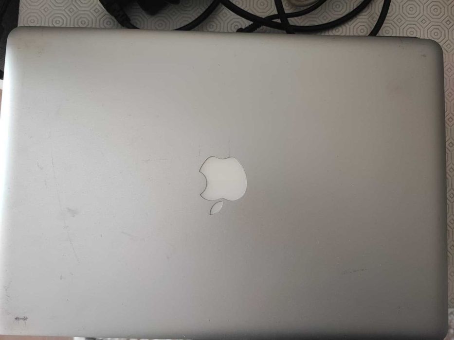 Laptop MacBookPro i7, 4gb ram