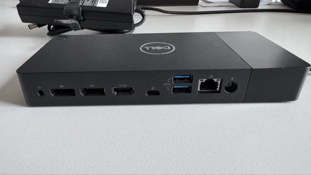 DELL Docking station WD19