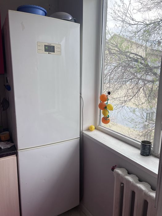 Продам холодильник