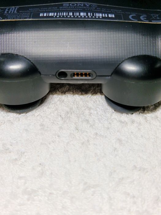 Vand 2 controlere ps4