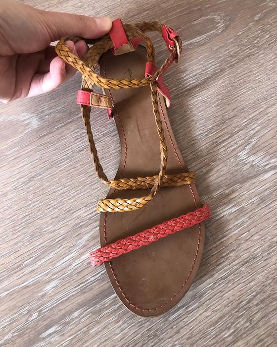 Продам босоножки