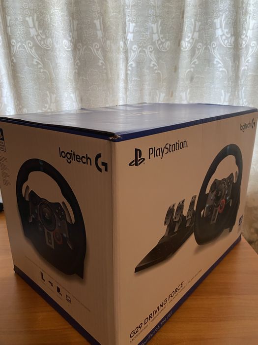 Vând volan gaming logitech g29