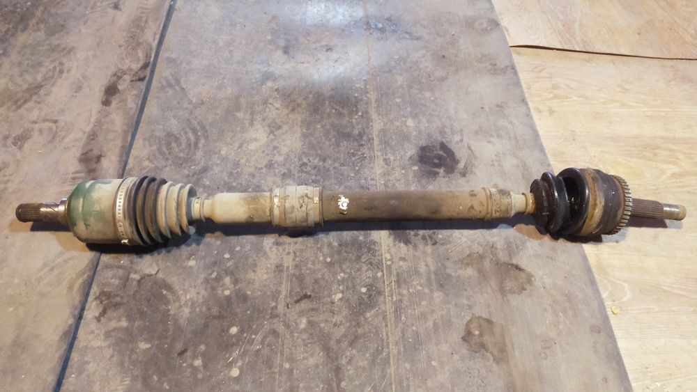 Продам привод Ниссан р12