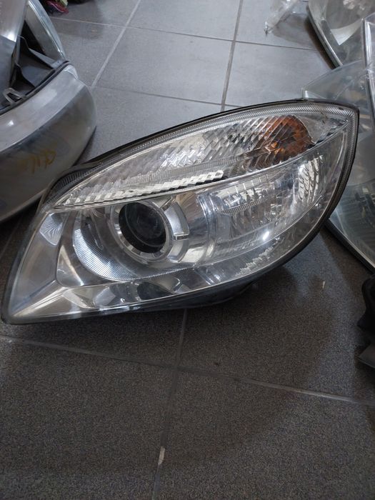 far stanga dreapta Skoda Fabia 2 Facelift si Non Facelift si cu lupa HELLA european