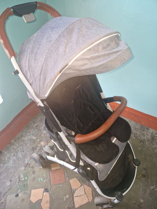 Продам коляску  beneBeby