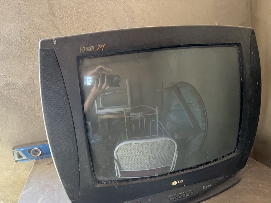 Телевизор бу 3 еуін  10 мыңға беремін