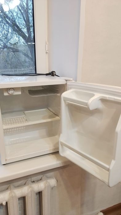 Продам маленький холодильник