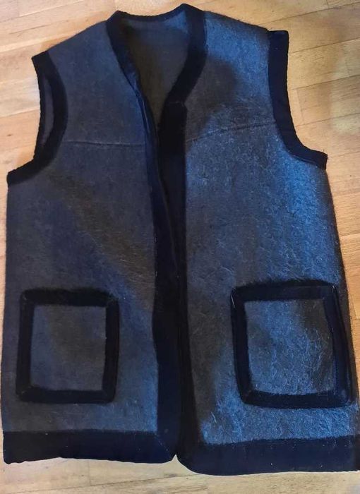 Vesta de lana maramureseana