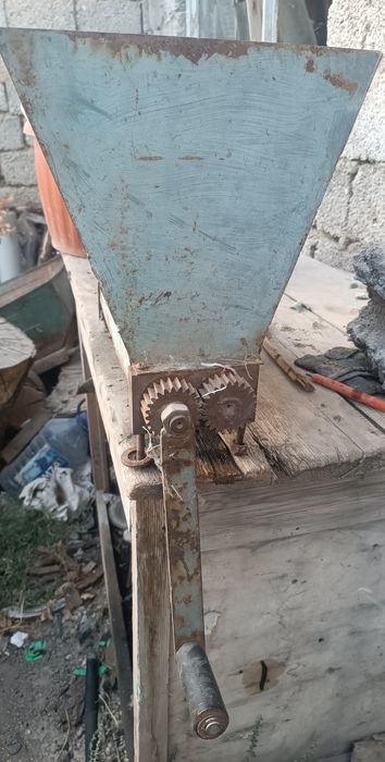 Пресс и дробилка