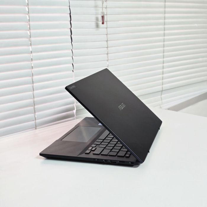 Asus ExpertBook 14