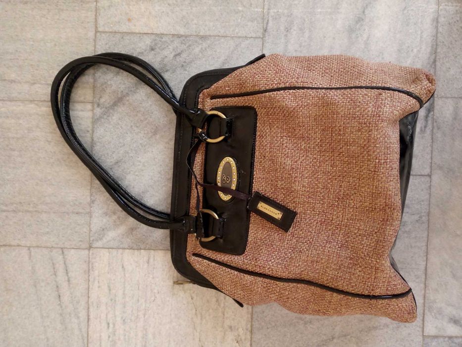 «Недорого» Сумки большие и маленькие по 30 тыс 1шт в отл состоянии