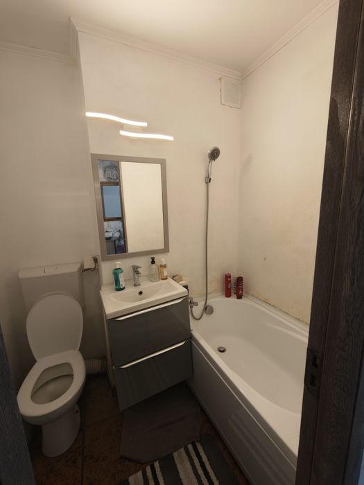 Vând apartament 3 camere in tatarasi