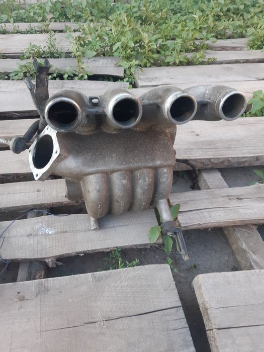 Продам пускной коллектор на ауди а4 б5