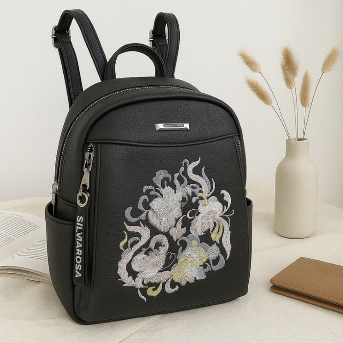 Елегантна и стилна дамска раница с флорална бродерия