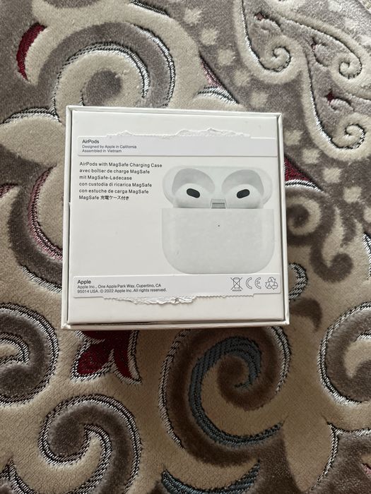 AirPods (3-е поколение)