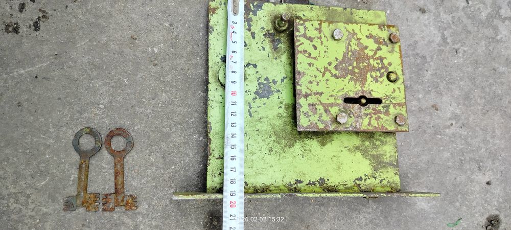 Продам самодельный замок .