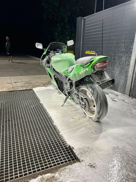 Vând sau schimb Kawasaki zx7r