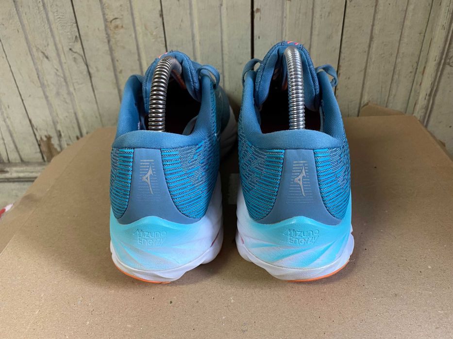 ''Mizuno Wave Rider 26''оригинални маратонки 40 номер