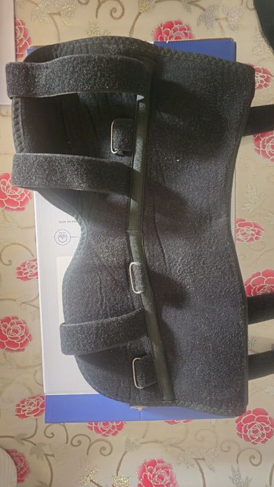 Бандаж тутор для колена