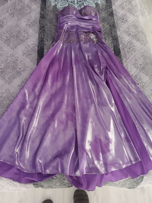 Стилна бална дамска рокля