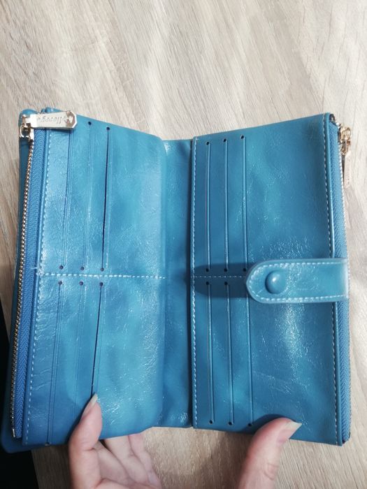 Дамски портфейли Guess,Moschino,Valentino,Furla,MK