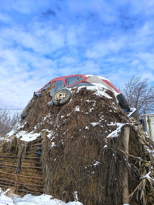 Văd  fân baloți și vrac amestecat cu lucerna