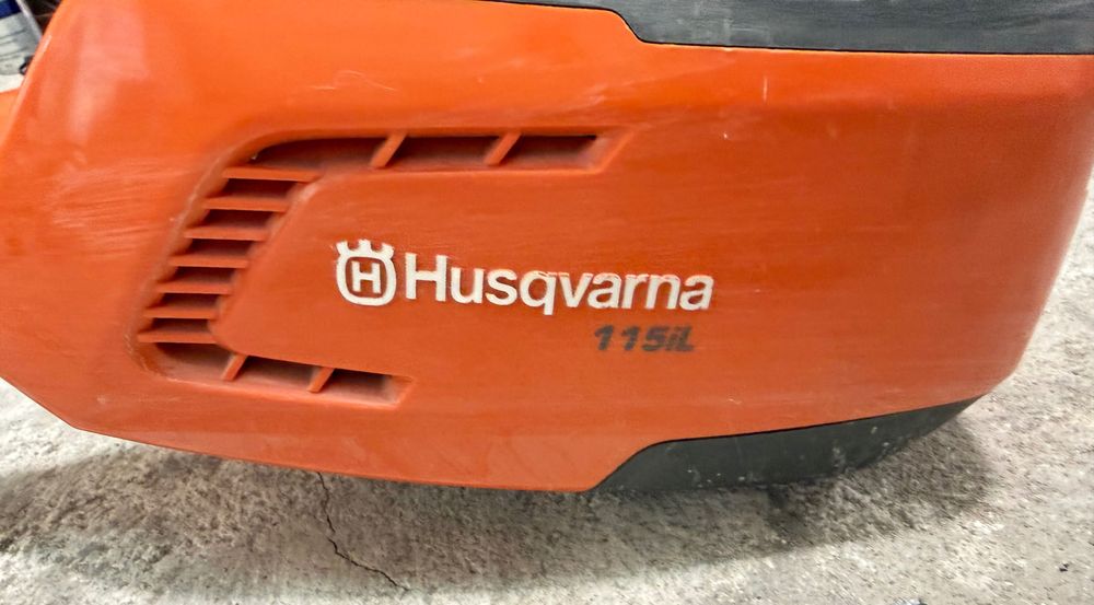 Husqvarna 115iL акумулаторен тример + зарядно