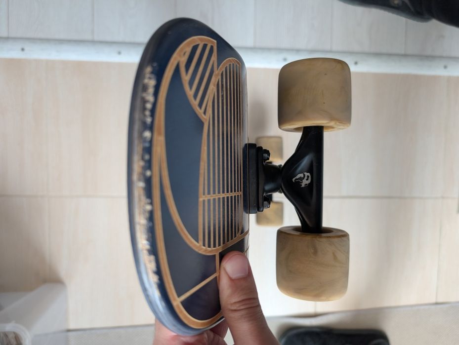 Skateboard cruiser Landyachtz