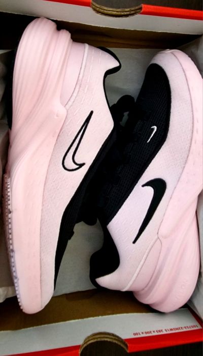 Nike Uplift Sc нови