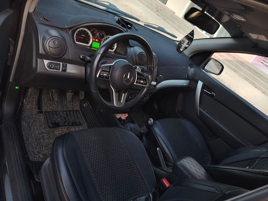 Nexia 3, 2 pozitsiya sotiladi. Holati zo'r, gaz benzin