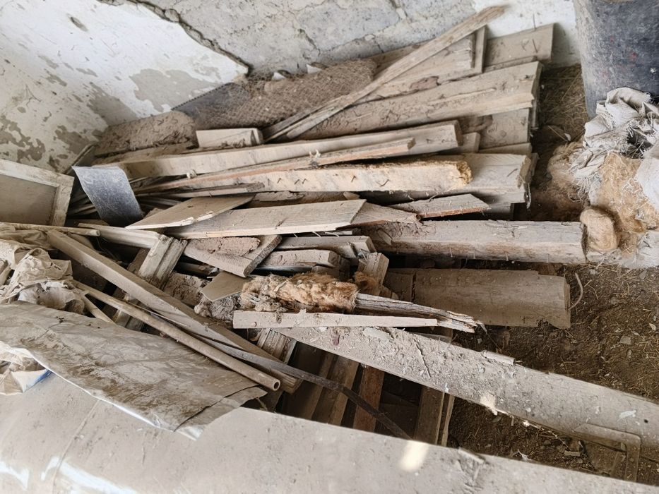 Черный потолок учун тахталар