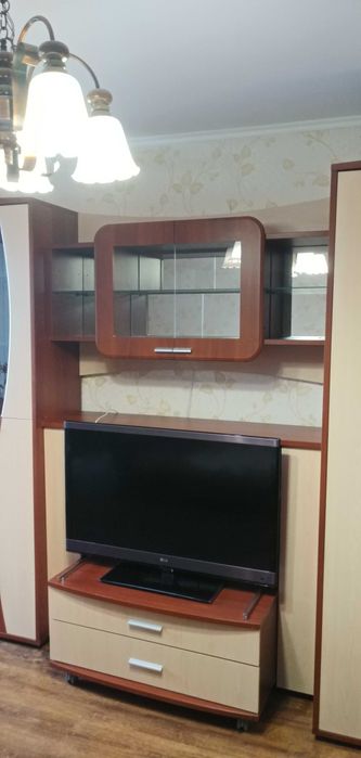 Продажа стенки в гостиную комнату