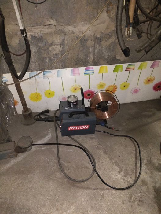 Варит аргоном ,продам.