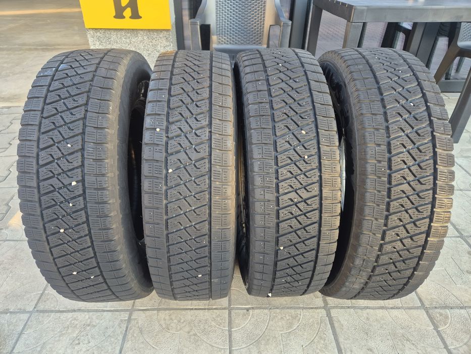 4бр. Зимни Бусови Гуми 215/75/16C LASSA