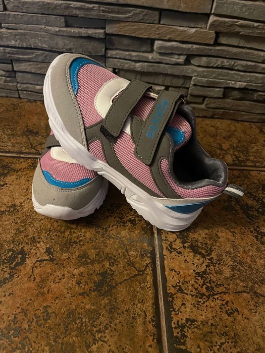 Adidasi dama marime 35