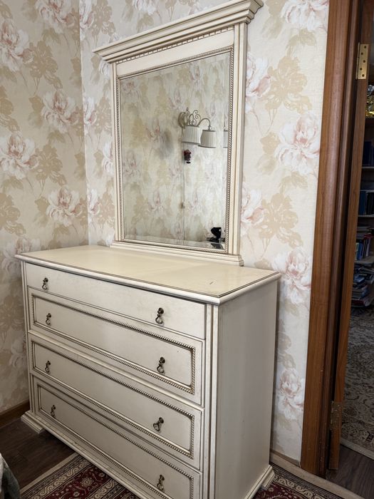 Спальный гарнитур