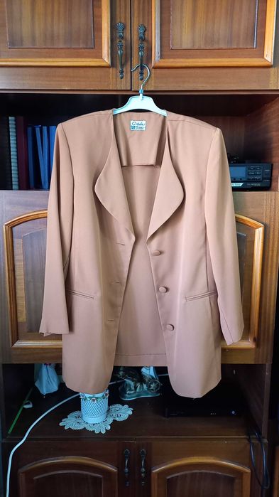 Compleu dama - Marimea 48 - 3piese- Sacou, bluza, fusta