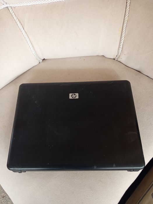 Ноутбук фирменный .