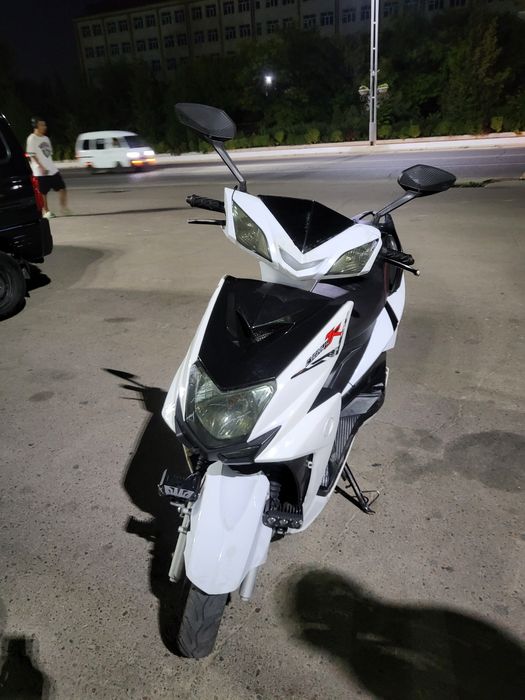 Skuter sotiladi narx keliwiladi