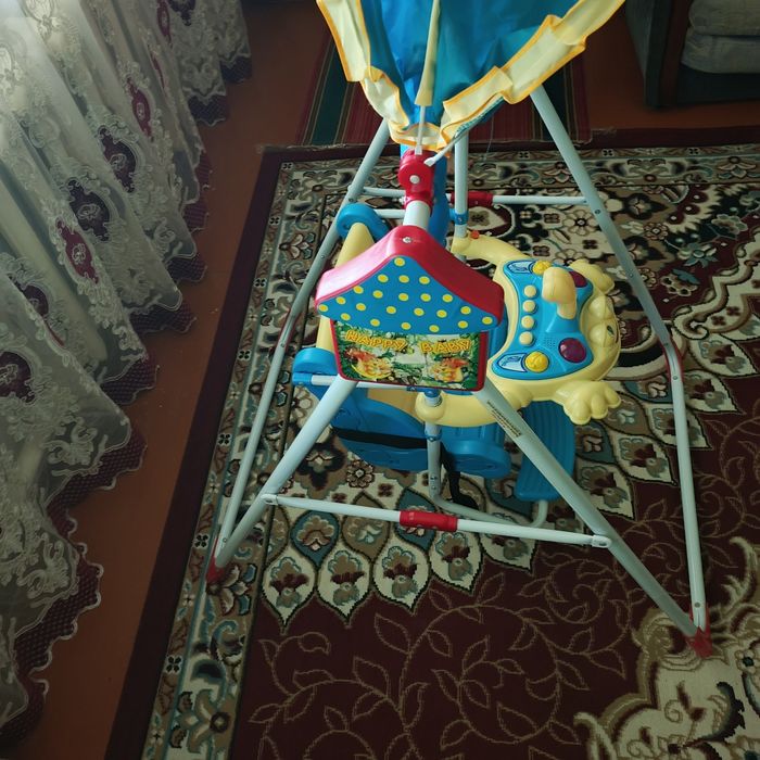 Продаю качели детское