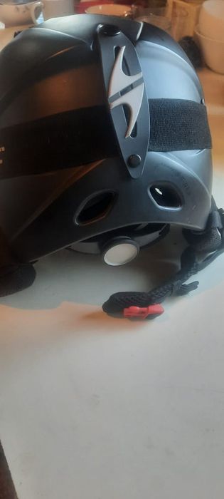 Горнолыжный шлем.