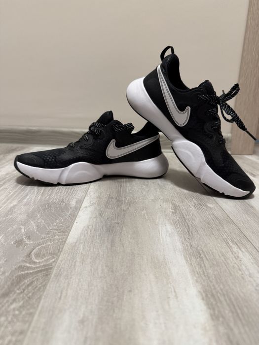 Продавам мъжки маратонки Nike