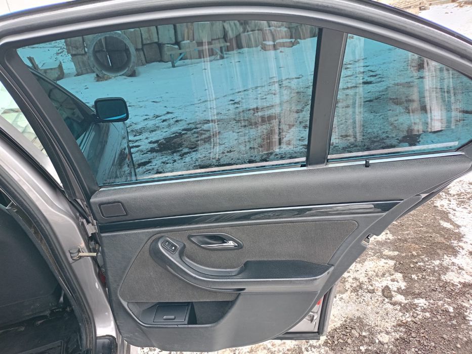 Продаётся  BMW 523i E39