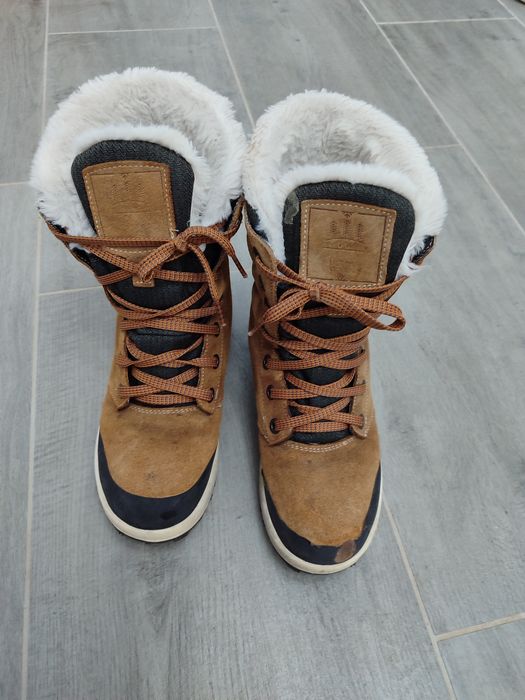 Ghete îmblănite, mențin căldură până la -23°