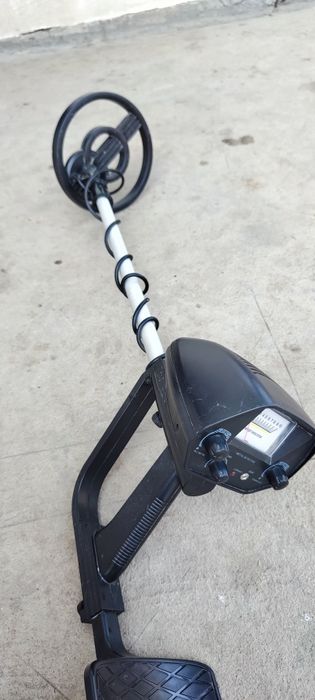 Продам Металлоискатель