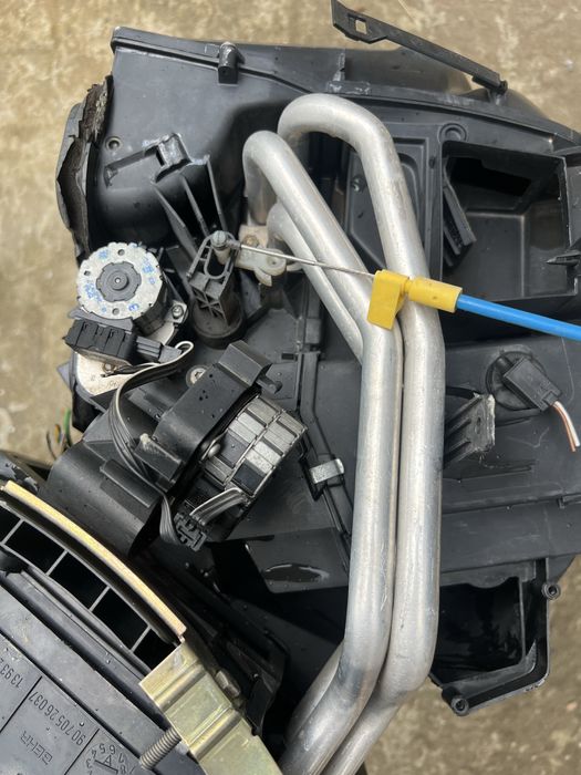 Парно за bmw e46 2003 година