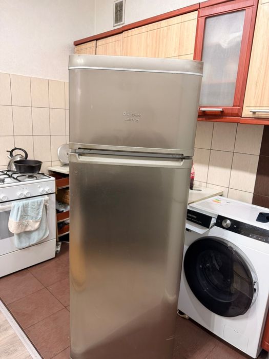 Продам холодильник Аристон