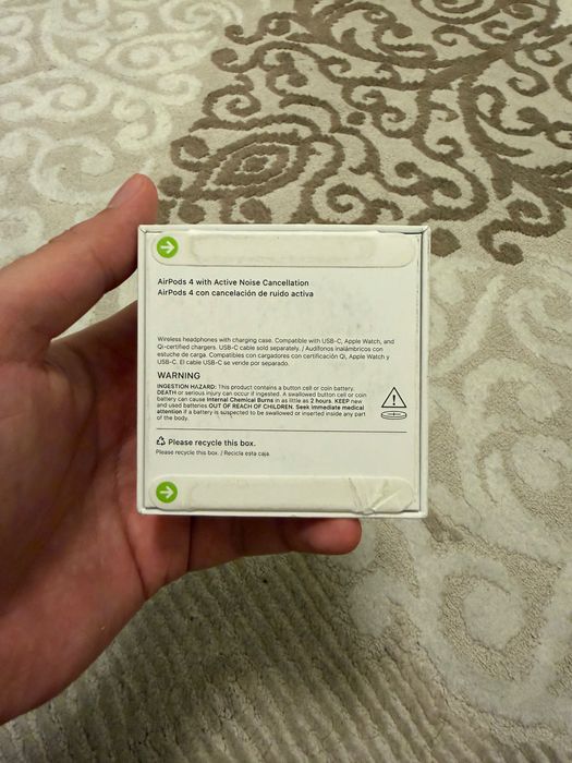 Airpods 4 with Active Noise Cancellation